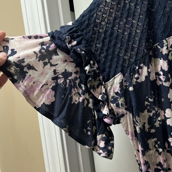 Cato floral ruffle sleeve top - Picture 2 of 4